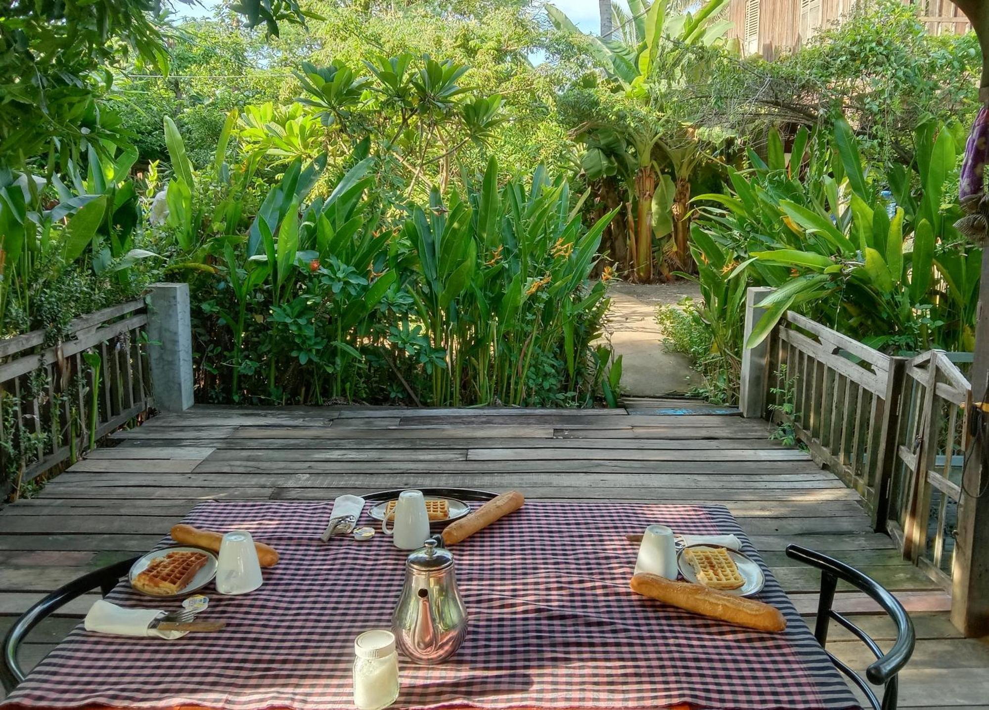 O'Hamok Family Homestay Баттамбанг Экстерьер фото
